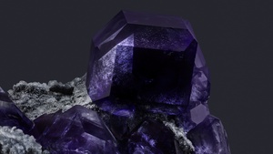 Sapphire, Fluorite Crystal, Fractal, Gemstone, Google Pixel 8 Pro, Dark theme, 4K wallpaper