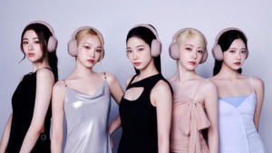 Le Sserafim, Pastel, Sakura Miyawaki, Kim Chaewon, Huh Yunjin, Hong Eunchae, Kazuha, Headphones, 4K wallpaper