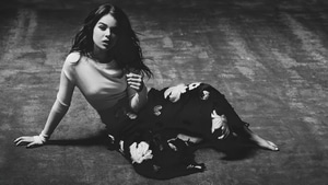 Hailee Steinfeld, Girls, Celebrities, Music, Monochrome, Black And White, 4K wallpaper