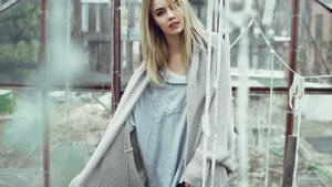 Blonde, Girls, Model, Sweater, 4K wallpaper