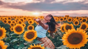 Girls, Model, Field, Flowers, 4K wallpaper