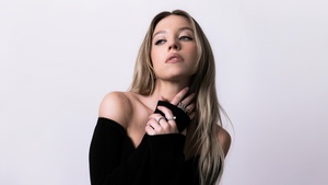 Sydney Sweeney, 2024, American actress, White background, 4K wallpaper