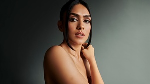 Mrunal Thakur, Indian actress, Portrait, 4K wallpaper