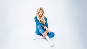 Loren Gray, American celebrities, White background, 4K wallpaper