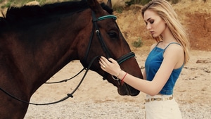 Blonde, Girls, Model, Horse, 4K wallpaper