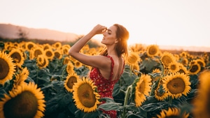 Women, Girls, Field, Sunflowers, 4K wallpaper