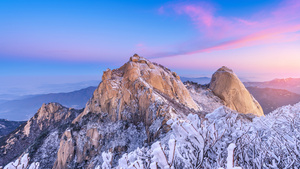 Mountain Peak, Seoul, South Korea, Winter, Frozen trees, Snow covered, Early Morning, Aesthetic, 4K wallpaper