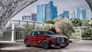 BMW 7 Series, BMW 735i, Luxury Sedan, 2023, 4K wallpaper