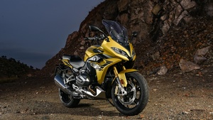 Sports bikes, 4K wallpaper