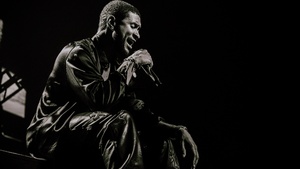 Usher, Live concert, American singer, Dark background, Monochrome, 4K wallpaper