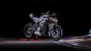 Ducati Streetfighter V4 S, 2023, Sports bikes, Dark background, Race track, 4K wallpaper