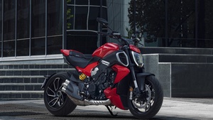 Ducati Diavel V4, Sports bikes, Muscle cruiser, 2023, Sport cruiser, 4K wallpaper
