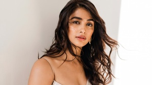 Beautiful actress, Pooja Hegde, Indian actress, Portrait, 4K wallpaper