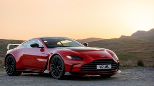 Aston Martin V12 Vantage, 2022, 4K wallpaper