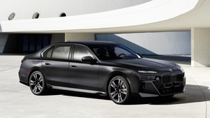 BMW 760i xDrive M Sport, BMW 7 Series, Luxury Sedan, 2022, 4K wallpaper